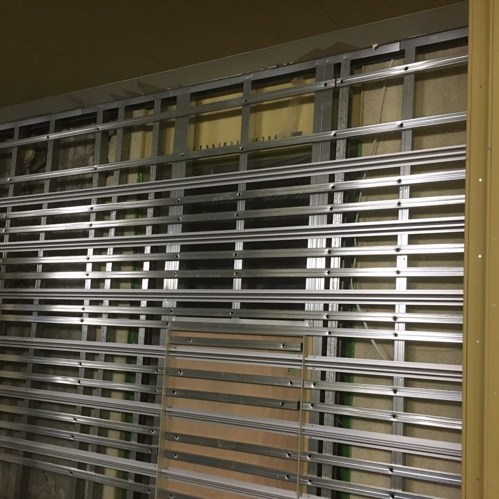 愛知県名古屋市の建築一般工事 リフォーム工事の株式会社松昇の都内某百貨店内装工事(軽鉄＋PB工事)